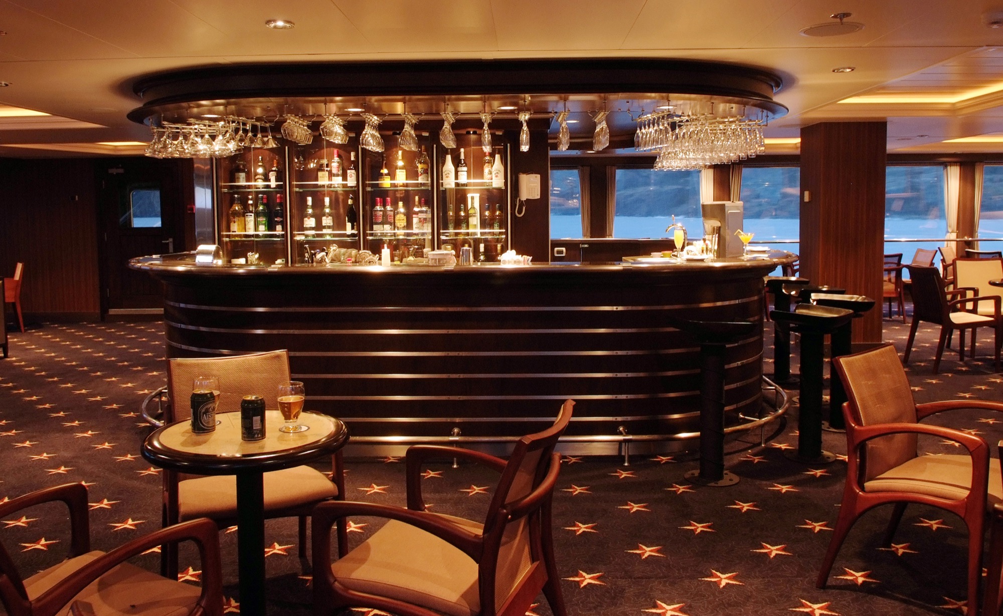 Australis Stella Australis Darwin Lounge 4.jpg